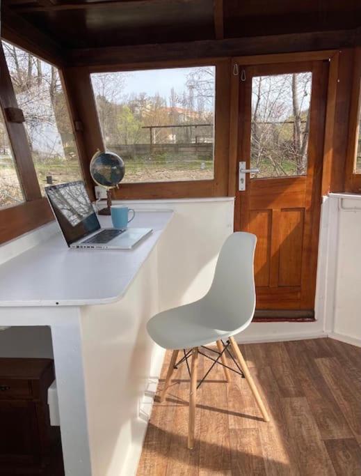 Prague On Boat, Privat Pier, Free Parking Hotel Екстериор снимка